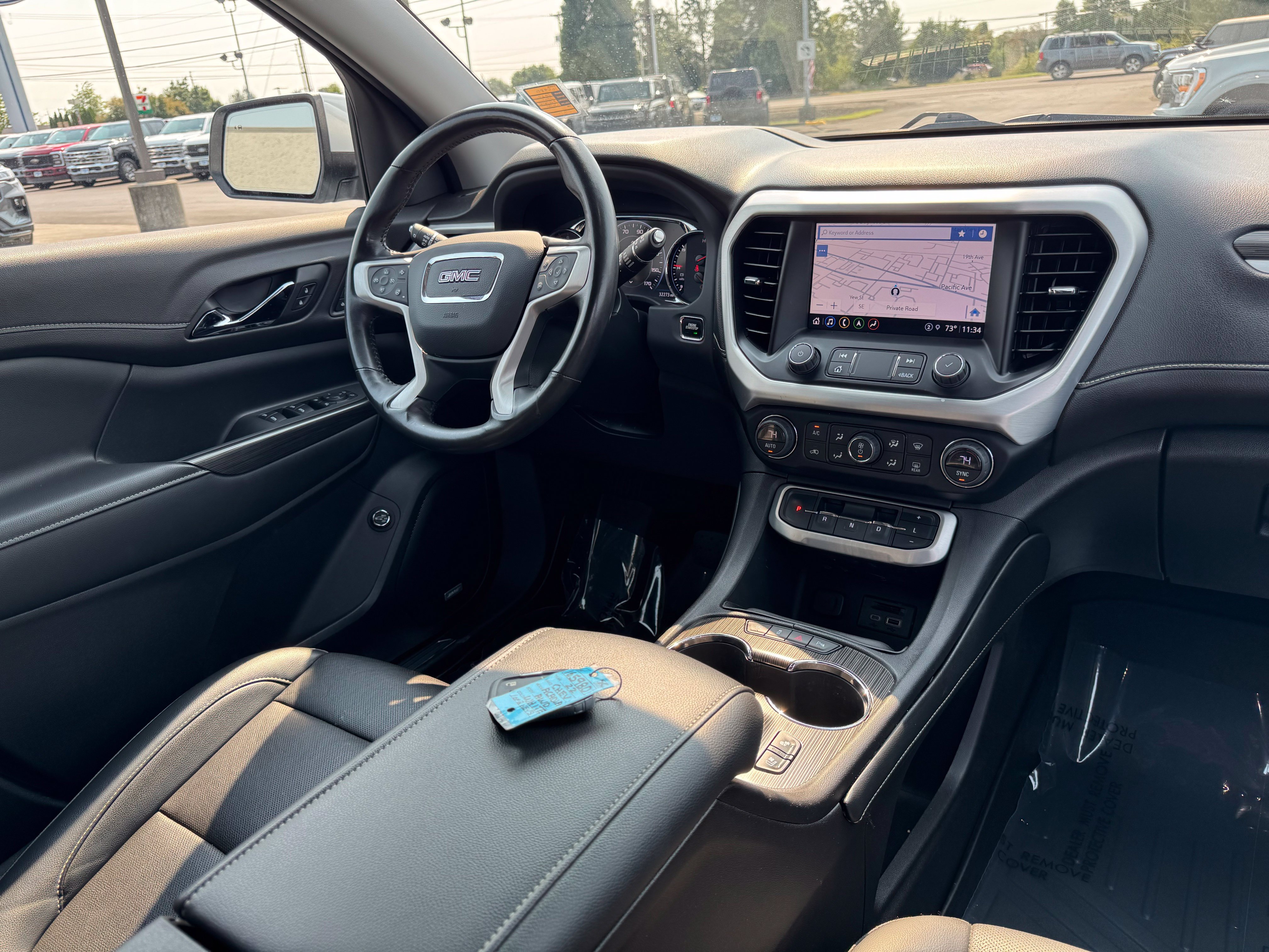 Used 2022 GMC Acadia SLT w/ Technology Package AWD/4WD image 19