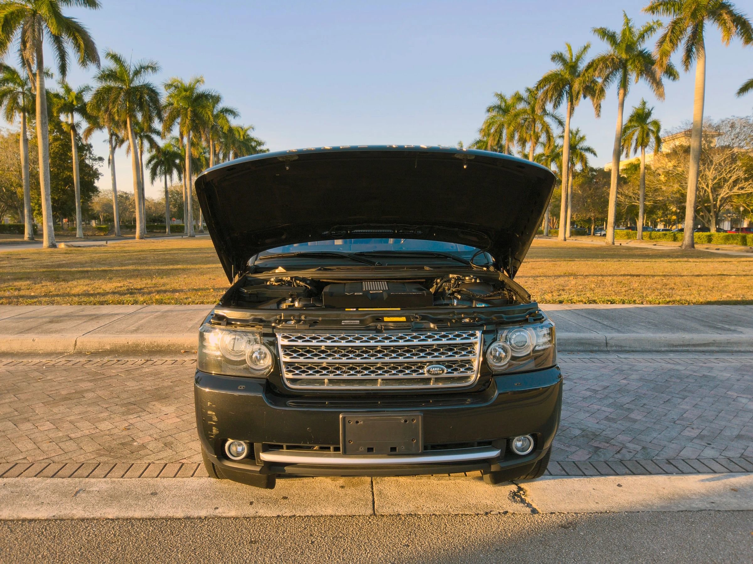 Used 2012 Land Rover Range Rover Supercharged image 42