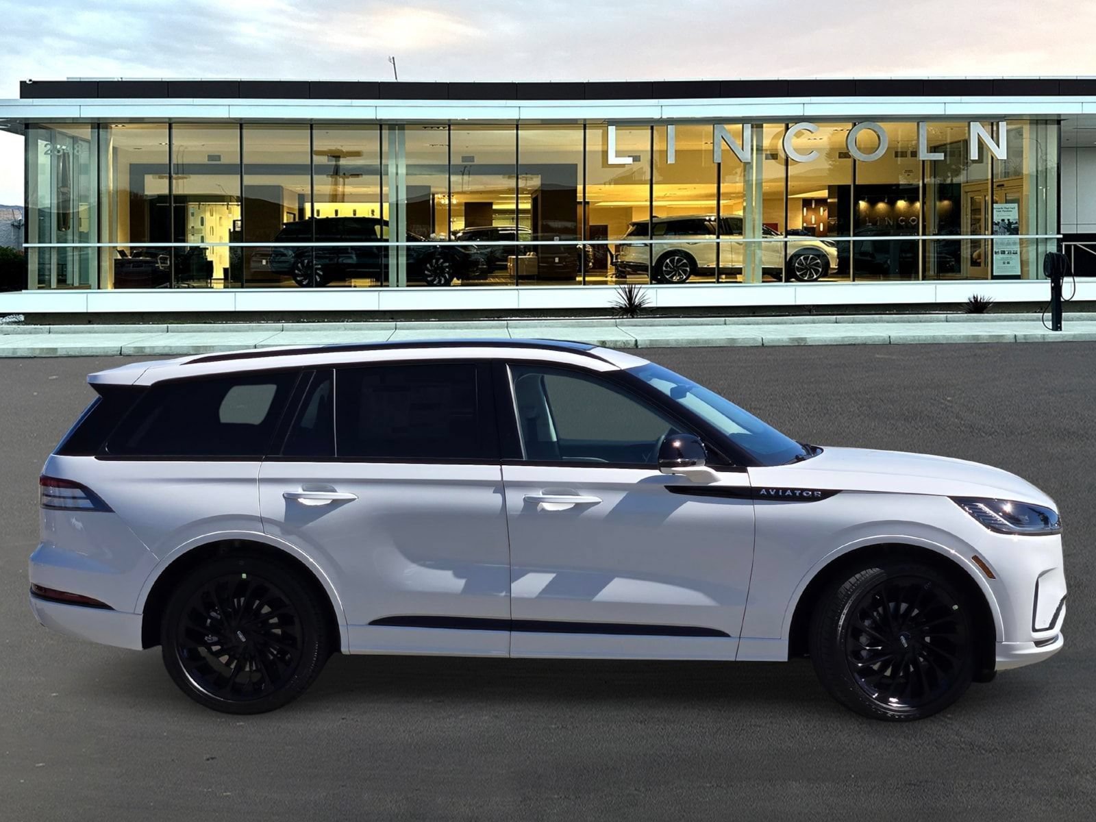 New 2026 Lincoln Aviator Reserve AWD/4WD image 3