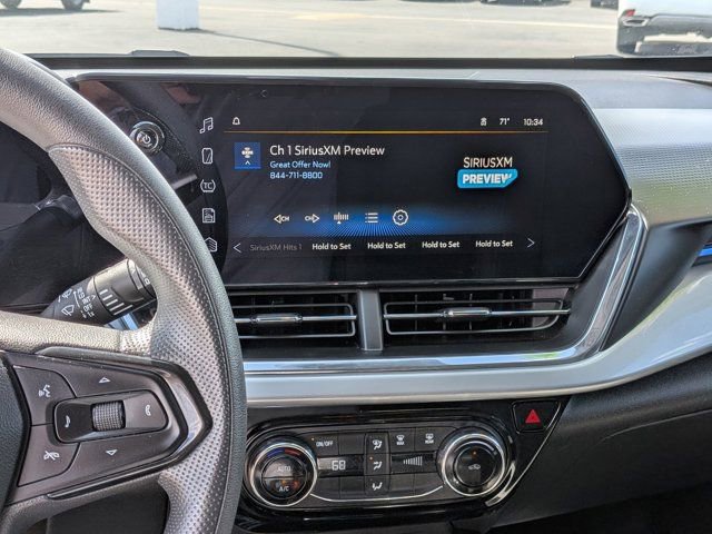 Used 2025 Chevrolet Trax LT FWD image 19