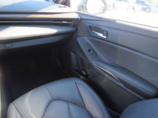 Used 2019 Toyota Avalon XLE image 19