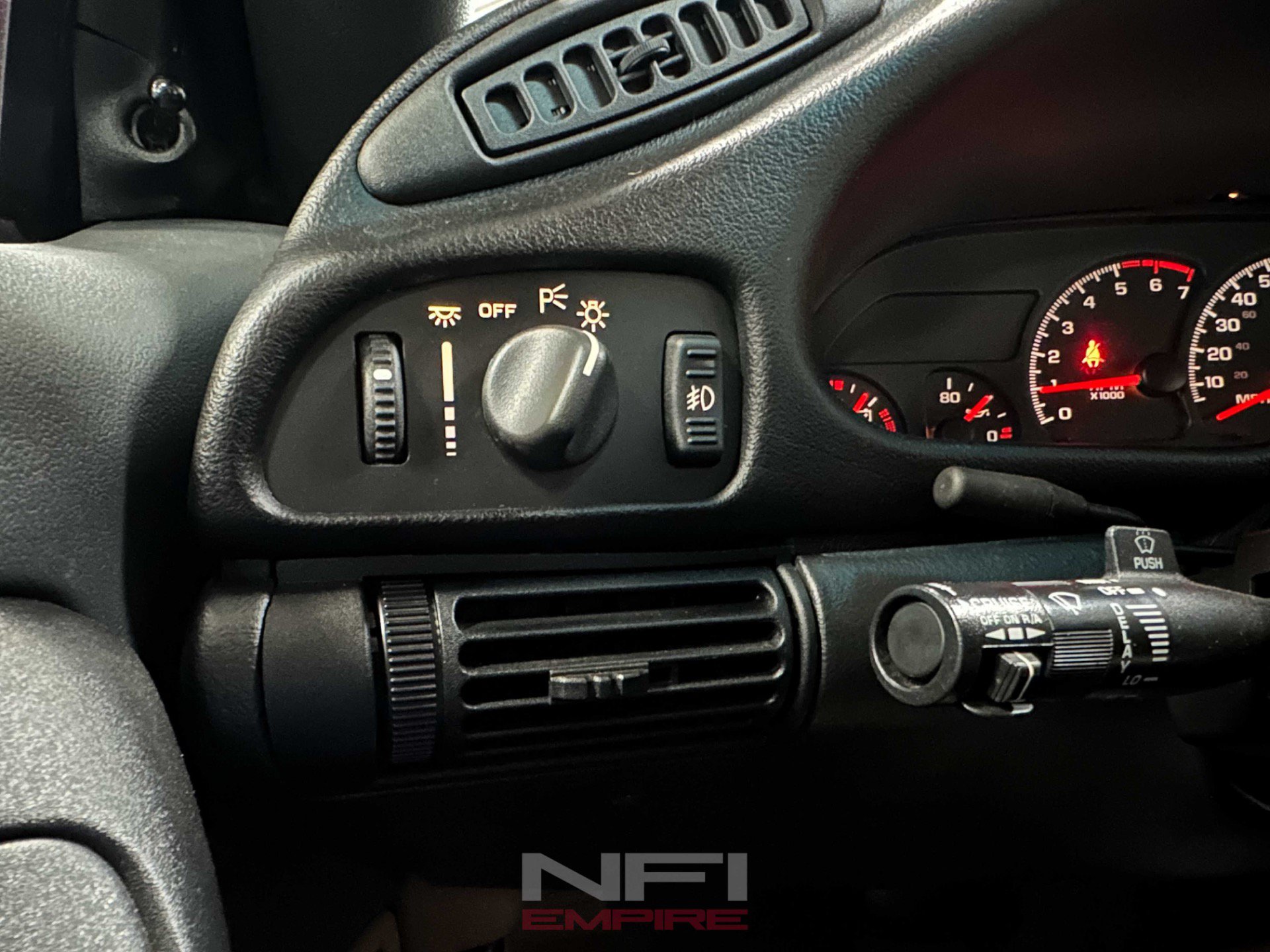 Used 1995 Chevrolet Camaro Z28 RWD image 29
