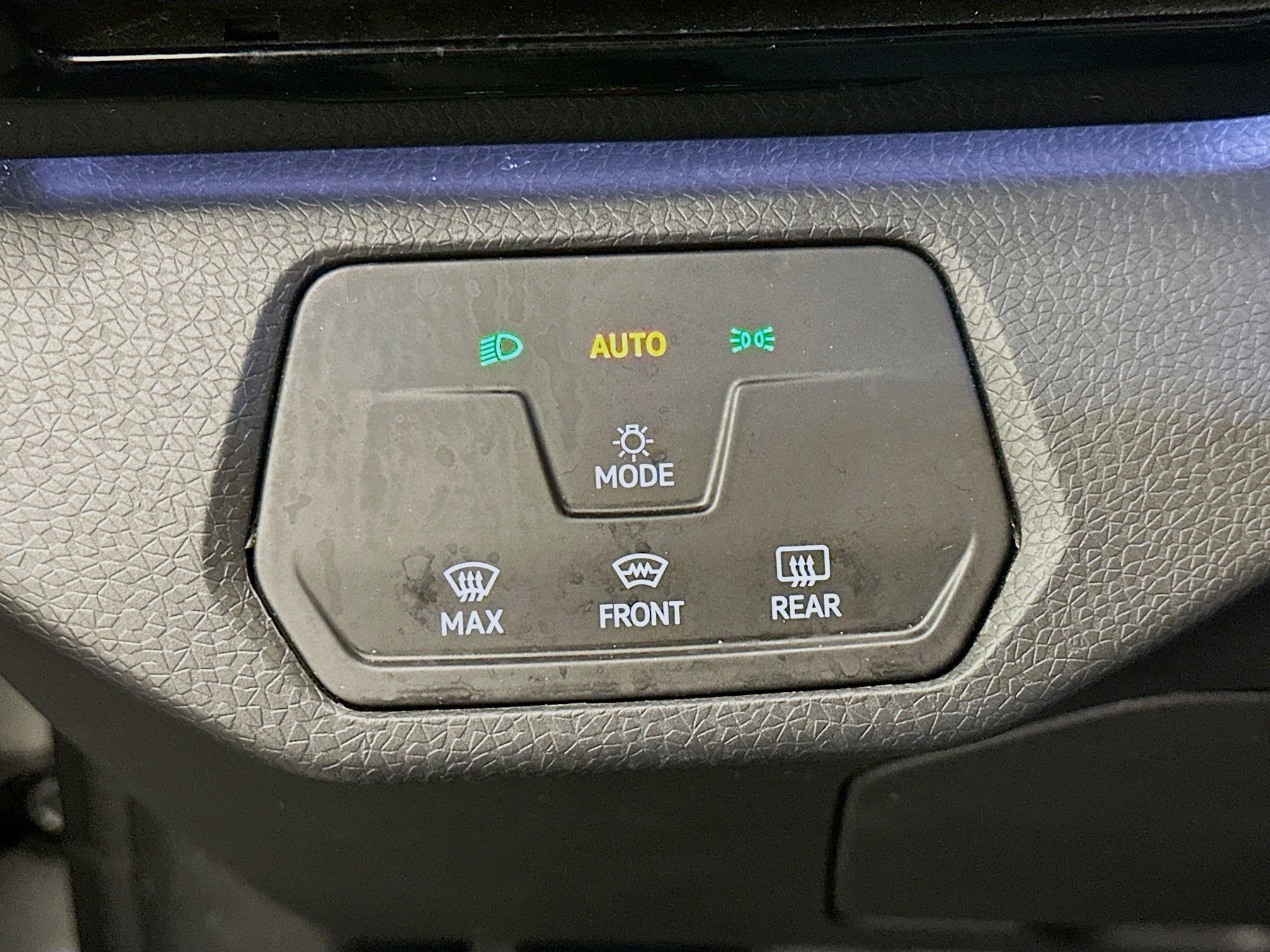 Used 2023 Volkswagen ID.4 Pro image 17