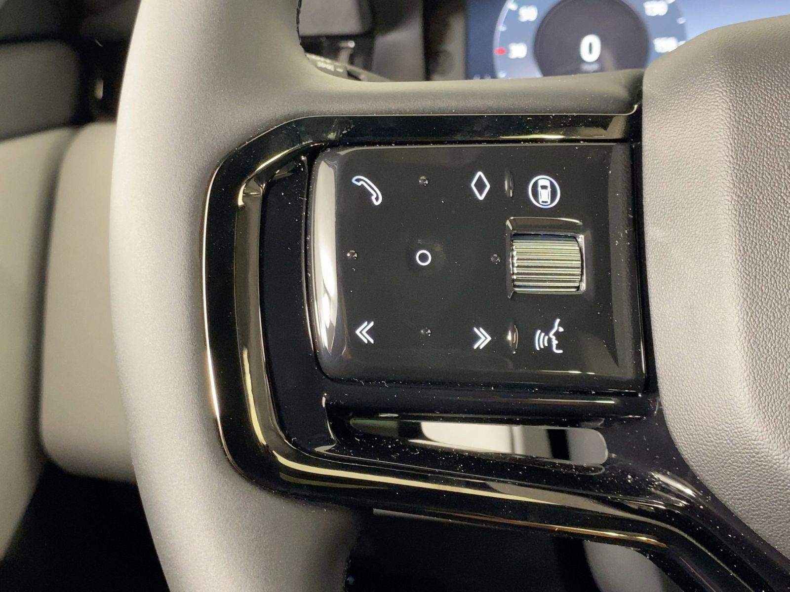 Used 2026 Land Rover Range Rover Evoque S AWD/4WD image 15