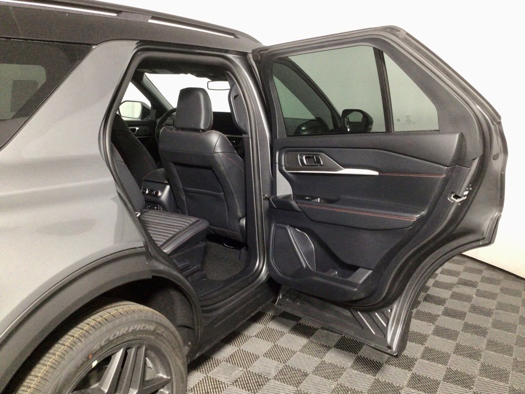 New 2025 Ford Explorer ST-Line image 32