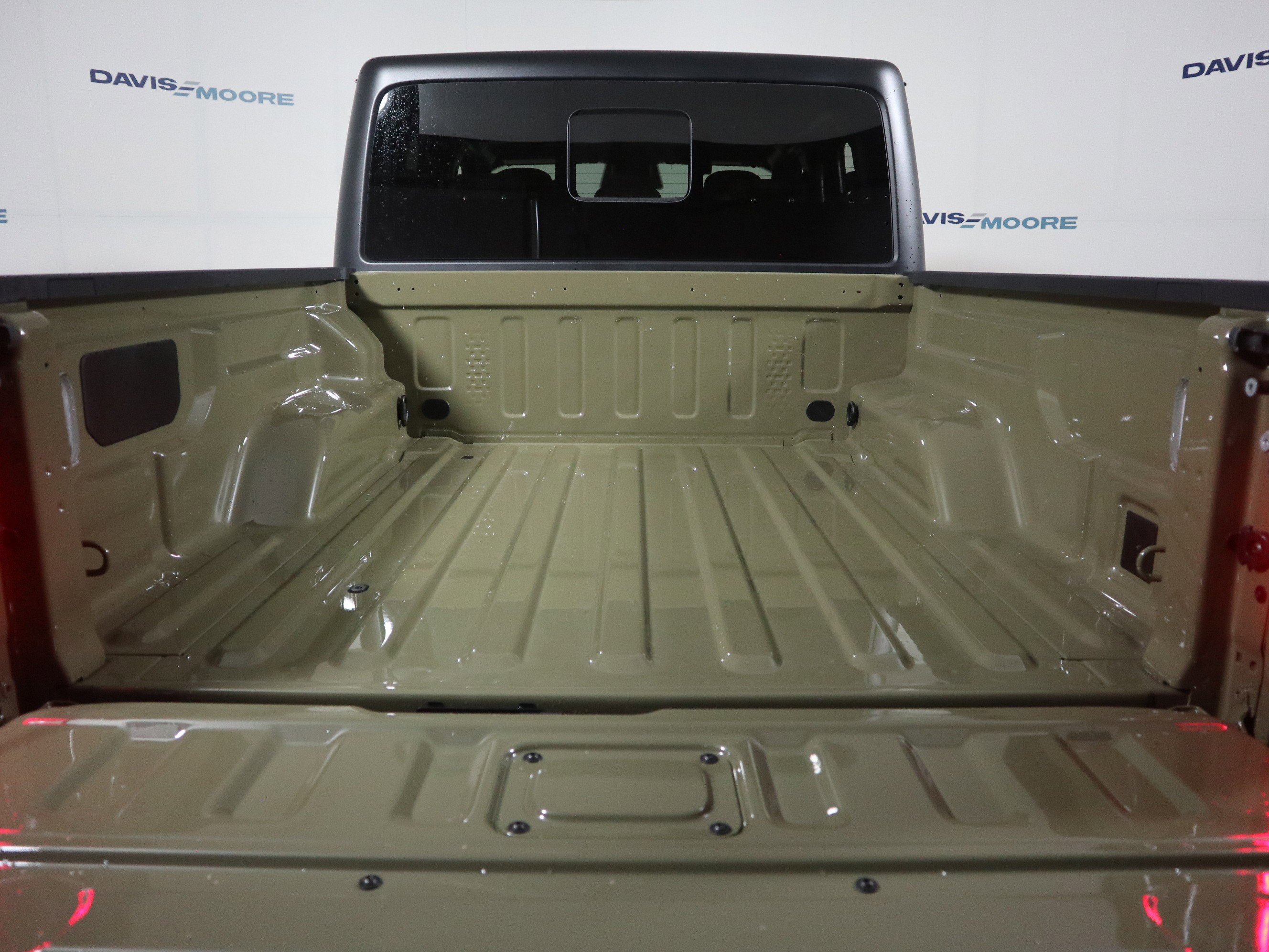 New 2026 Jeep Gladiator Mojave w/ Safety Group AWD/4WD image 8