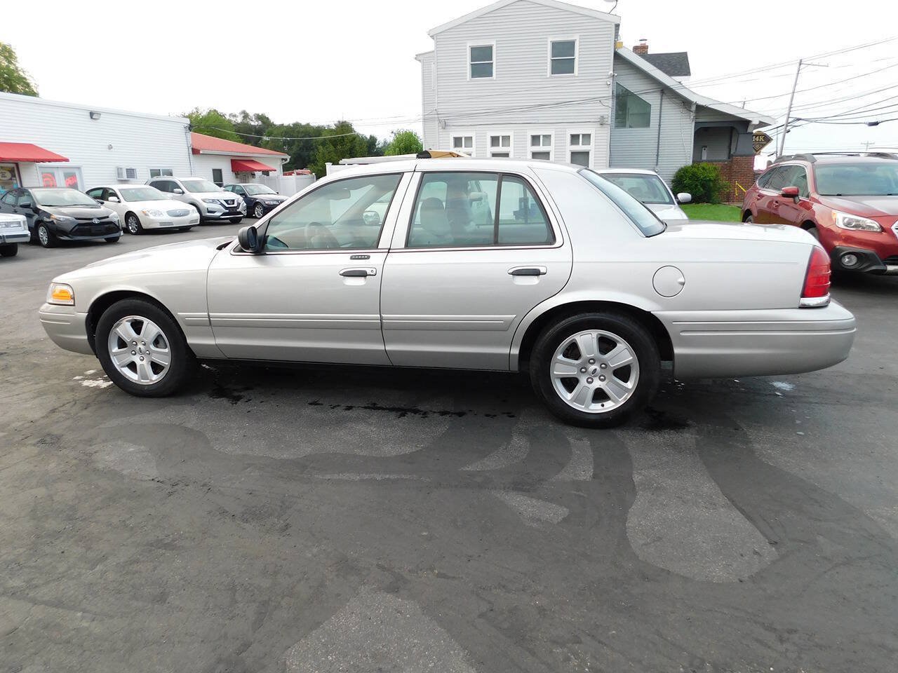 Used 2008 Ford Crown Victoria LX RWD image 7
