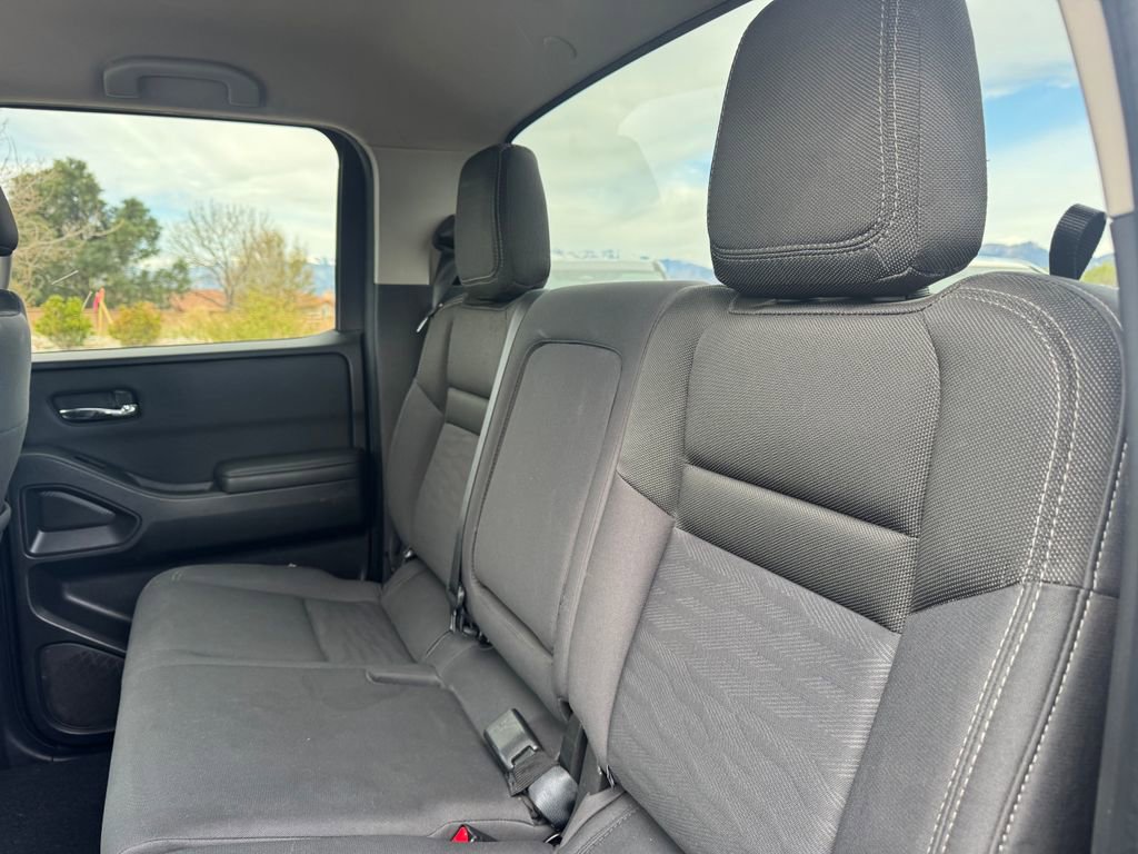 Used 2023 Nissan Frontier SV AWD/4WD image 8