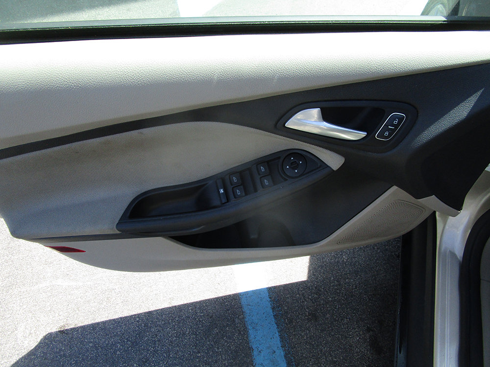 Used 2017 Ford Focus SE FWD image 13