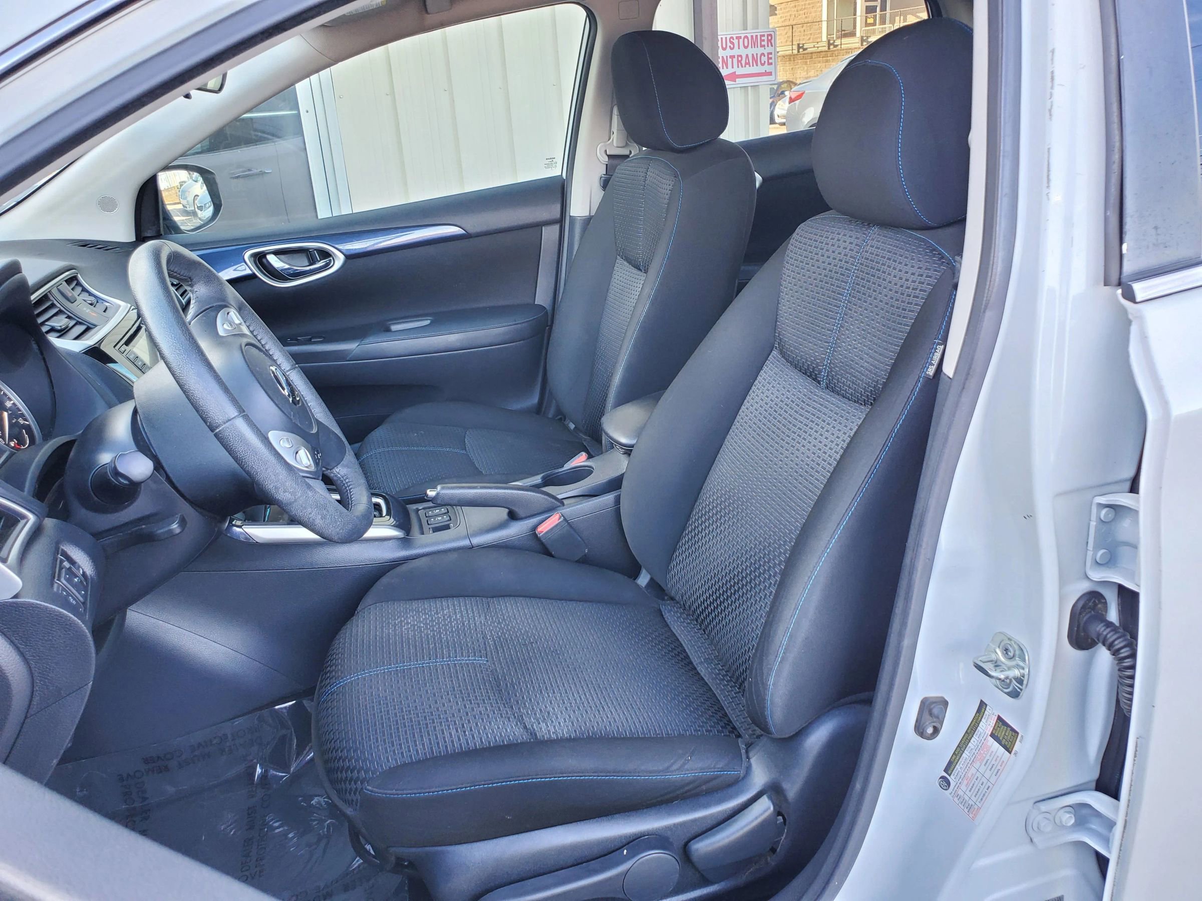 Used 2017 Nissan Sentra SR image 4