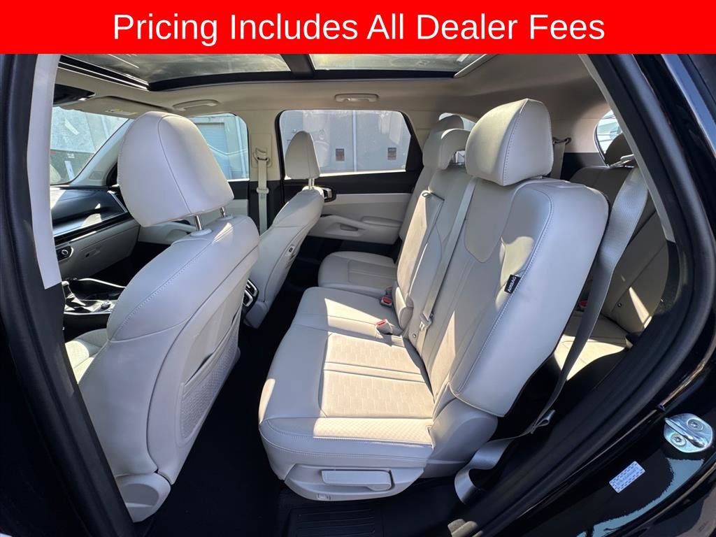 Certified 2024 Kia Sorento S w/ Panoramic Sunroof Package FWD image 12