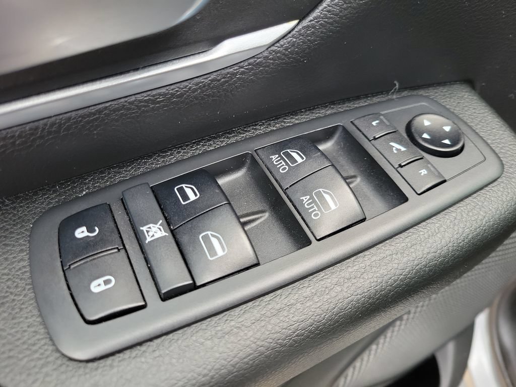 Used 2019 RAM 1500 Big Horn AWD/4WD image 18