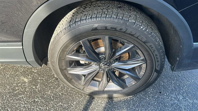 Used 2022 Volkswagen Tiguan SE image 31