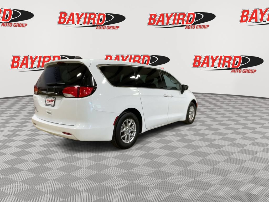 Used 2024 Chrysler Voyager LX FWD image 8