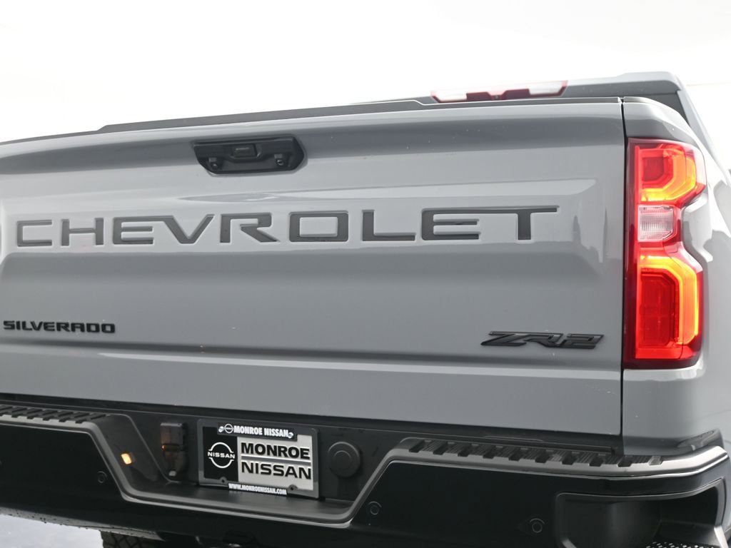 Used 2025 Chevrolet Silverado 1500 ZR2 w/ Dark Appearance Package image 10