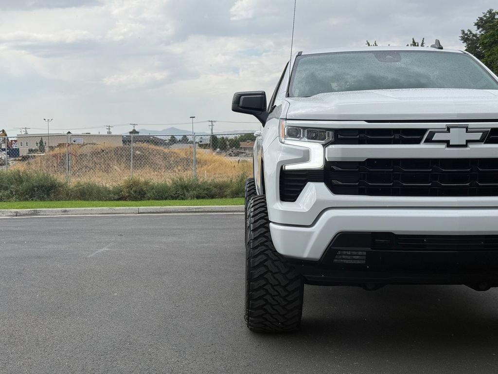 Used 2023 Chevrolet Silverado 1500 RST w/ Z71 Off-Road Package AWD/4WD image 4
