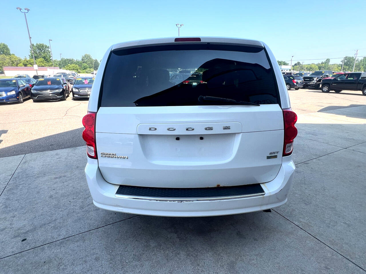 Used 2014 Dodge Grand Caravan SXT image 6