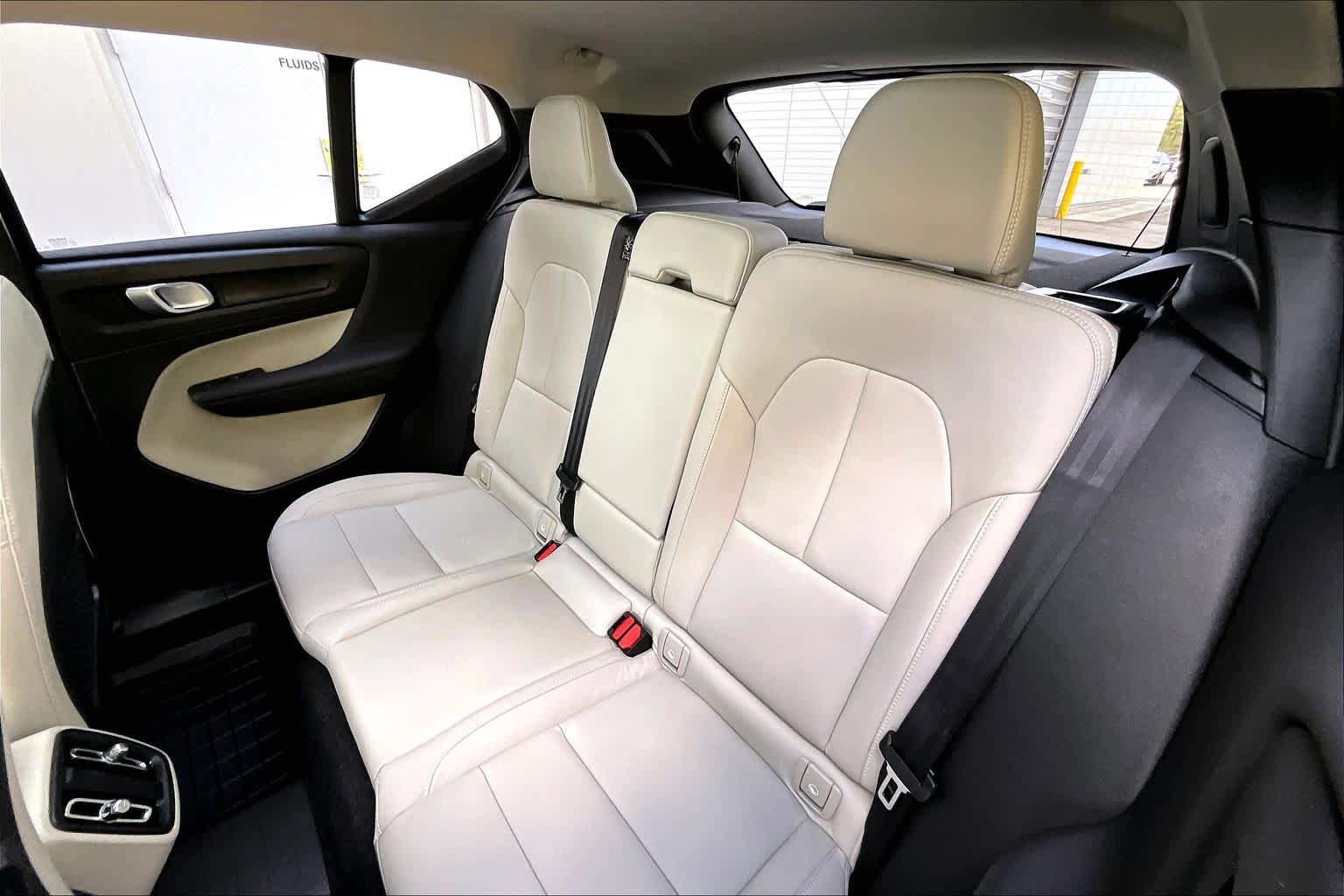 Used 2025 Volvo XC40 B5 Plus AWD/4WD image 20