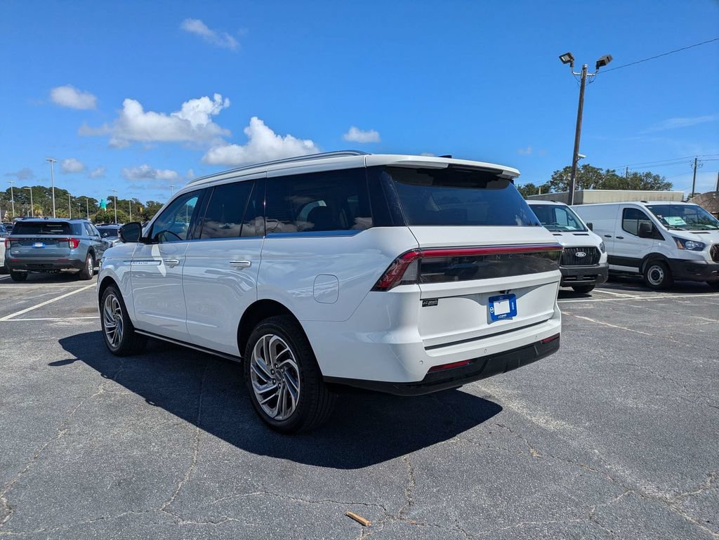 Certified 2026 Lincoln Navigator Reserve AWD/4WD image 7