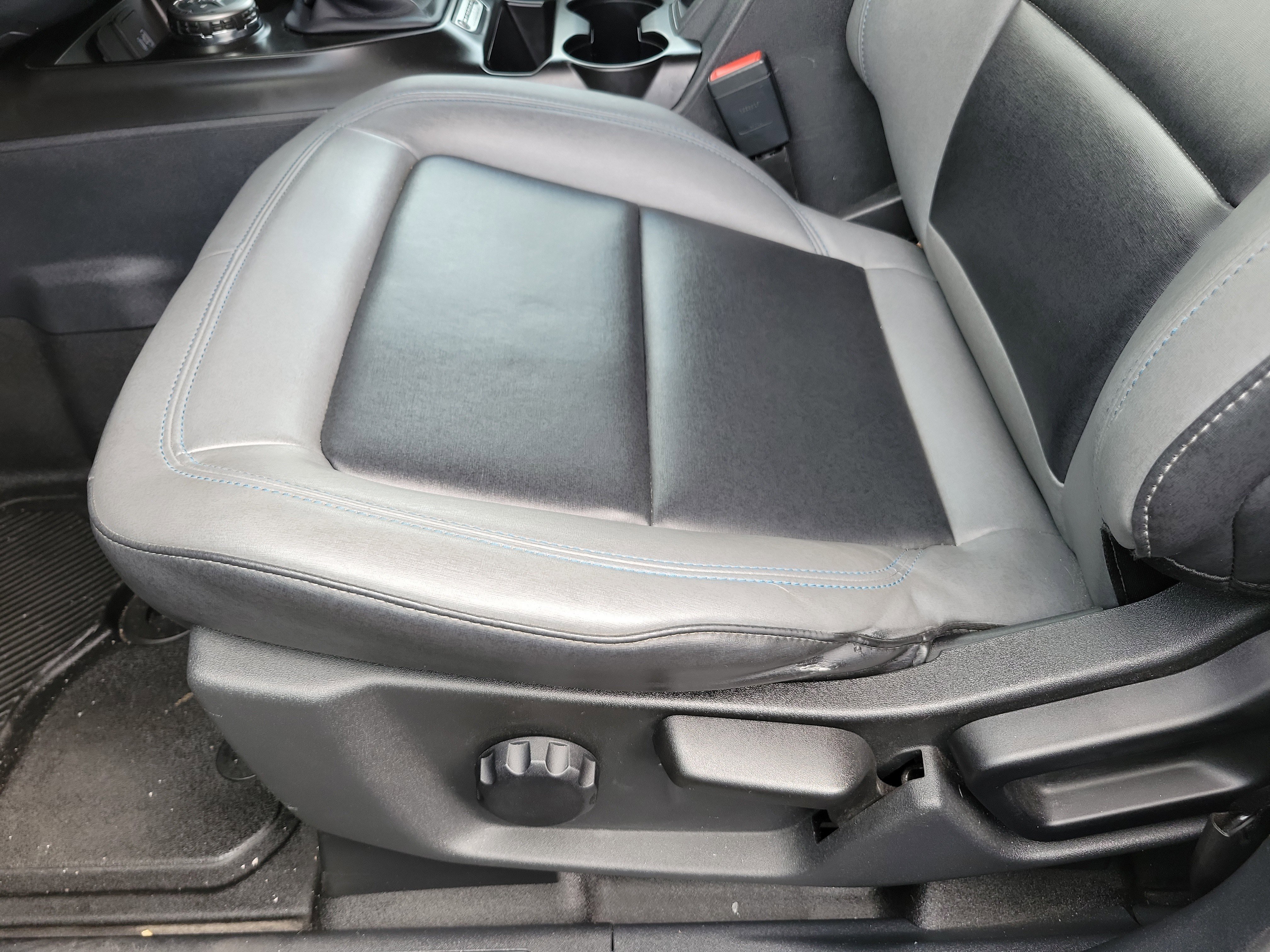 Used 2022 Ford Bronco Black Diamond image 5