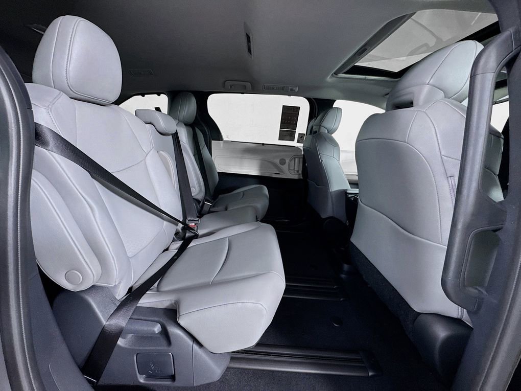 New 2026 Toyota Sienna XLE image 27