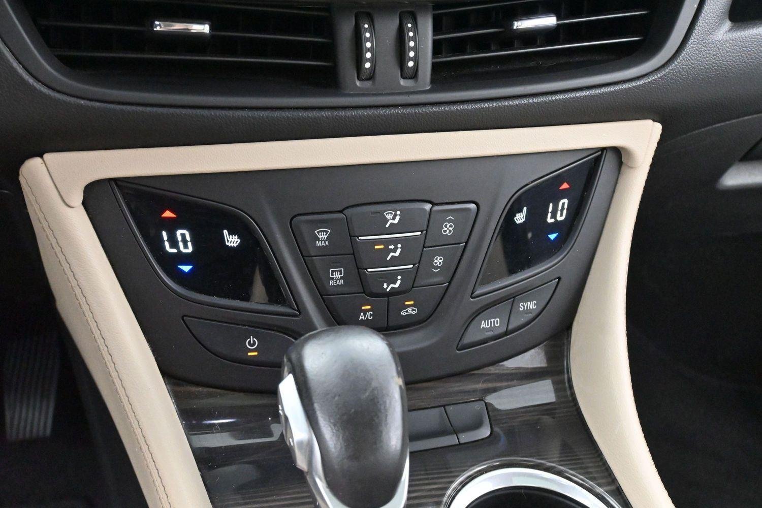 Used 2019 Buick Envision Essence FWD image 19
