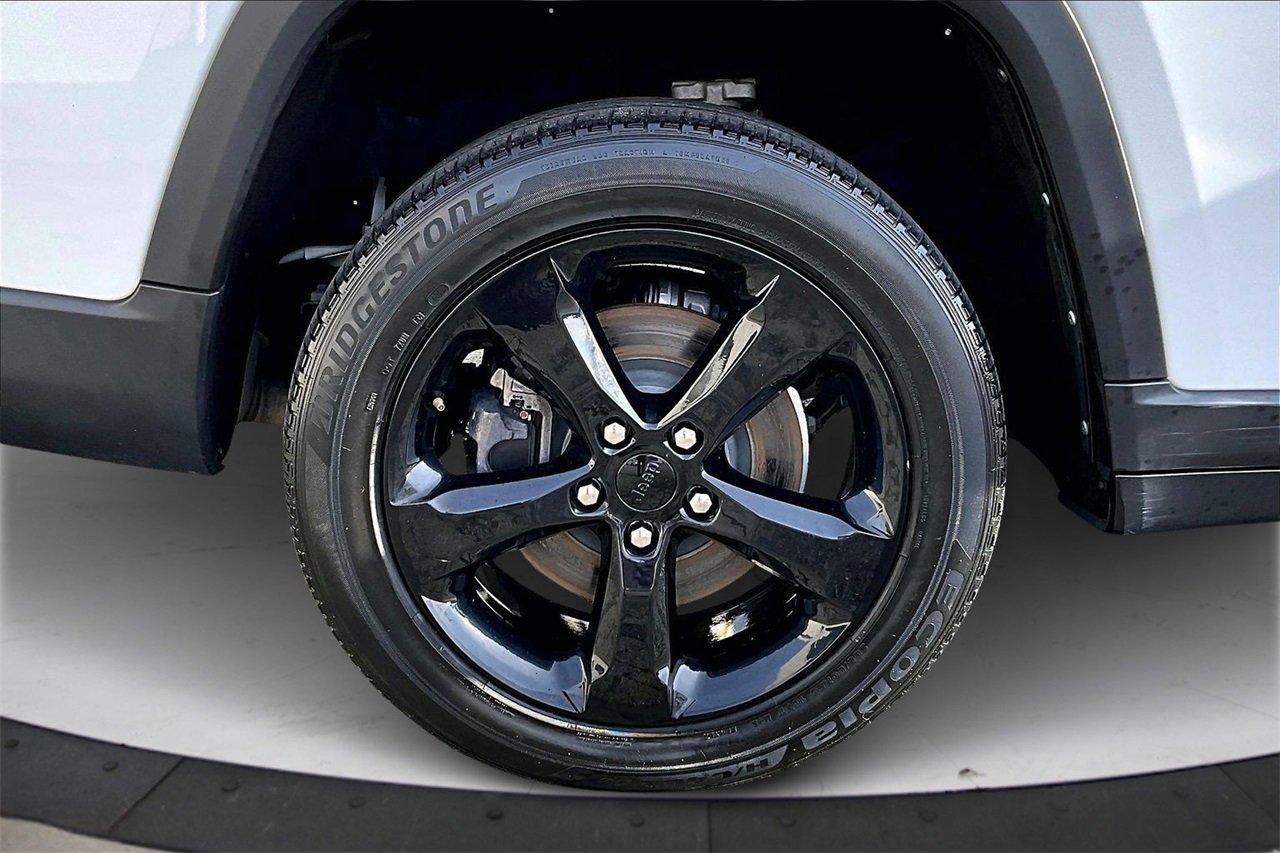 Certified 2022 Jeep Grand Cherokee L Limited image 38