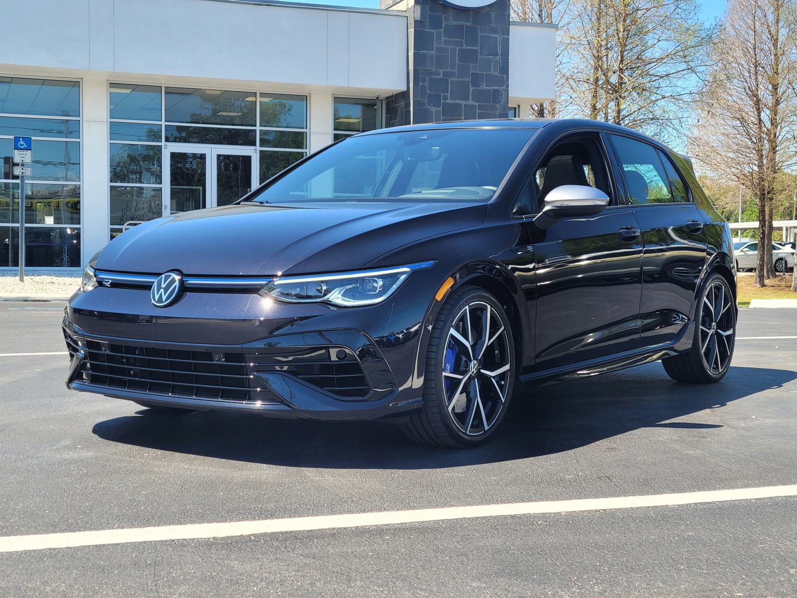 Used 2024 Volkswagen Golf R 2.0T image 4