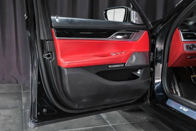 Used 2018 BMW M760i xDrive image 46