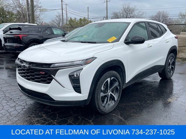 Certified 2024 Chevrolet Trax RS w/ Driver Confidence Package image 1