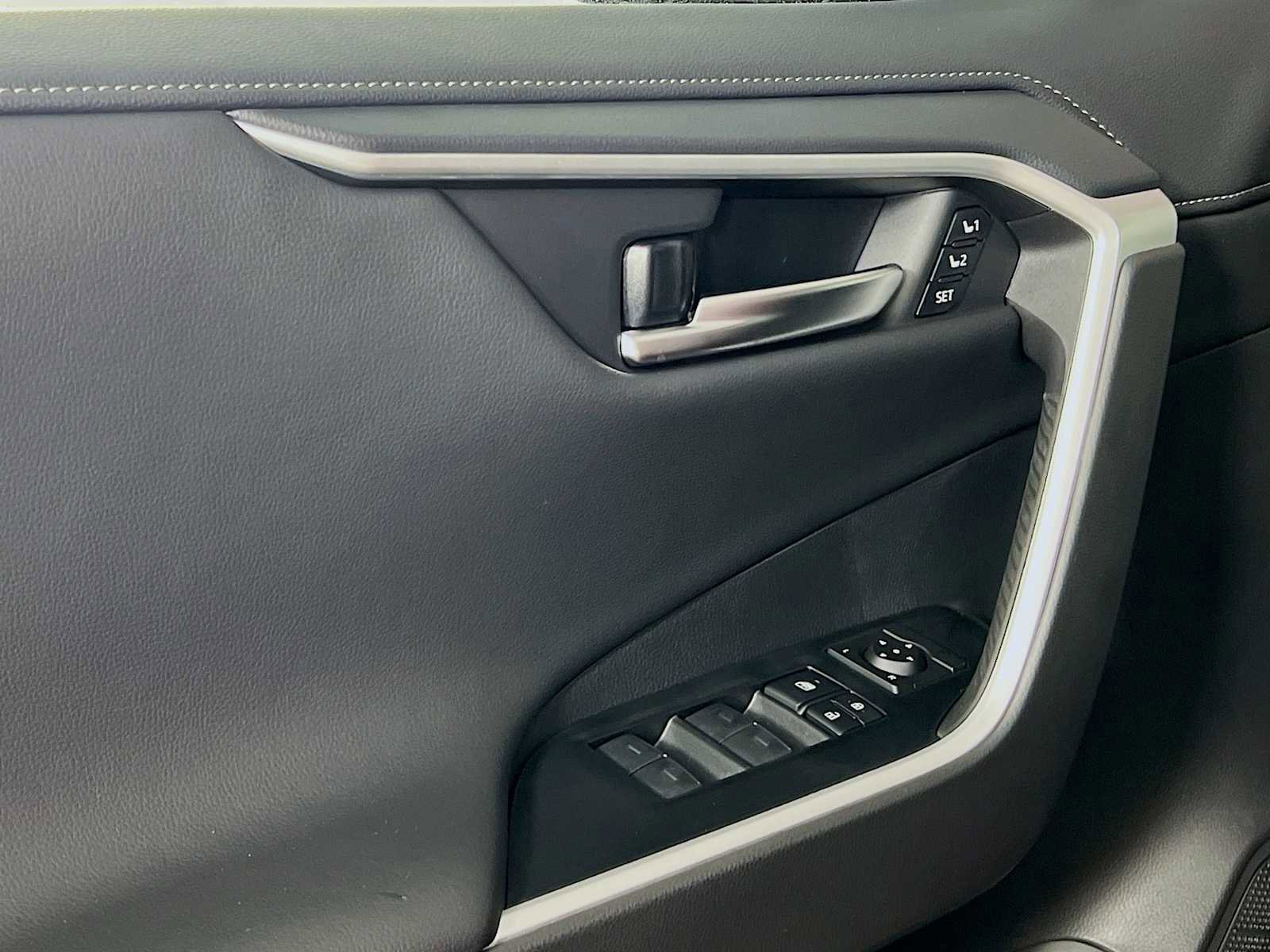 New 2025 Toyota RAV4 Limited image 17