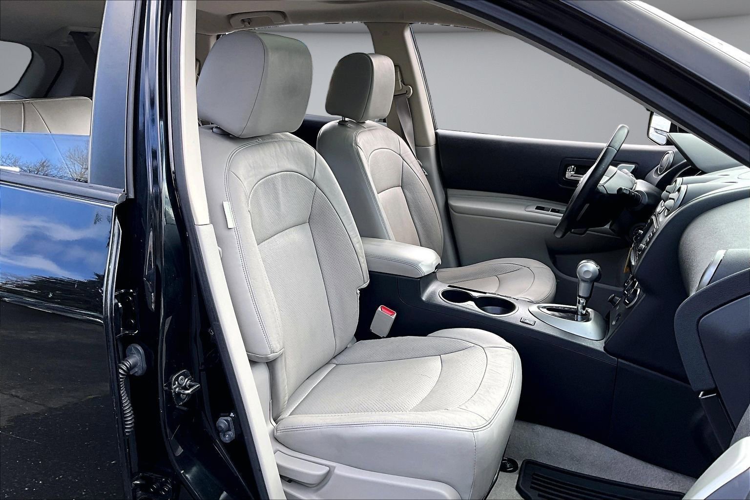 Used 2013 Nissan Rogue SL image 26