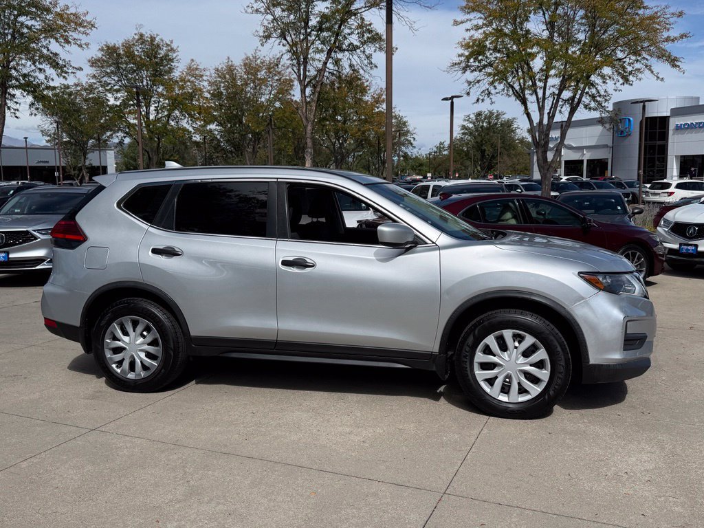 Used 2017 Nissan Rogue S FWD image 3