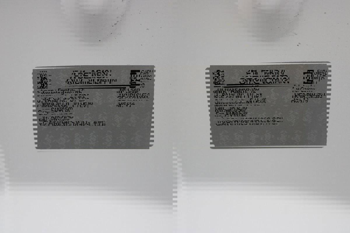 Used 2025 GMC Acadia Elevation image 46