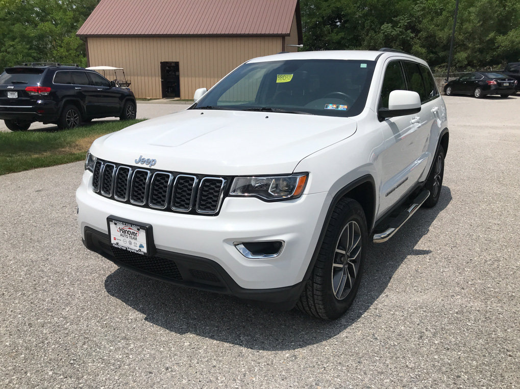 Used 2020 Jeep Grand Cherokee Laredo w/ Laredo X Package AWD/4WD image 4