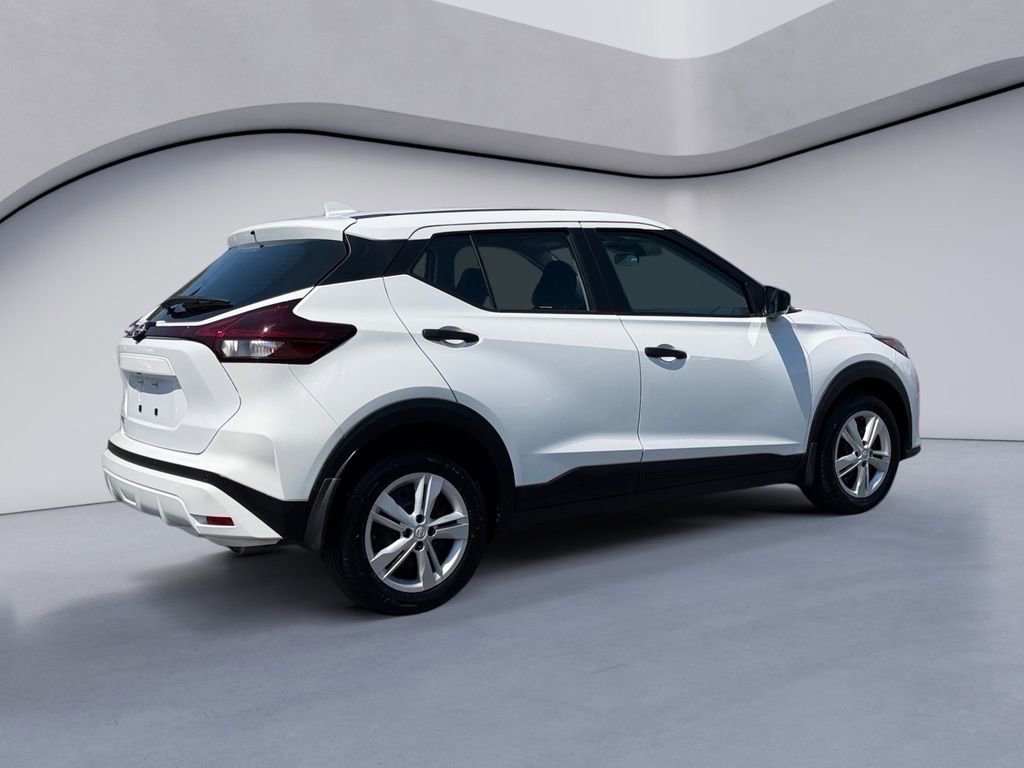 Used 2025 Nissan Kicks Play S image 5