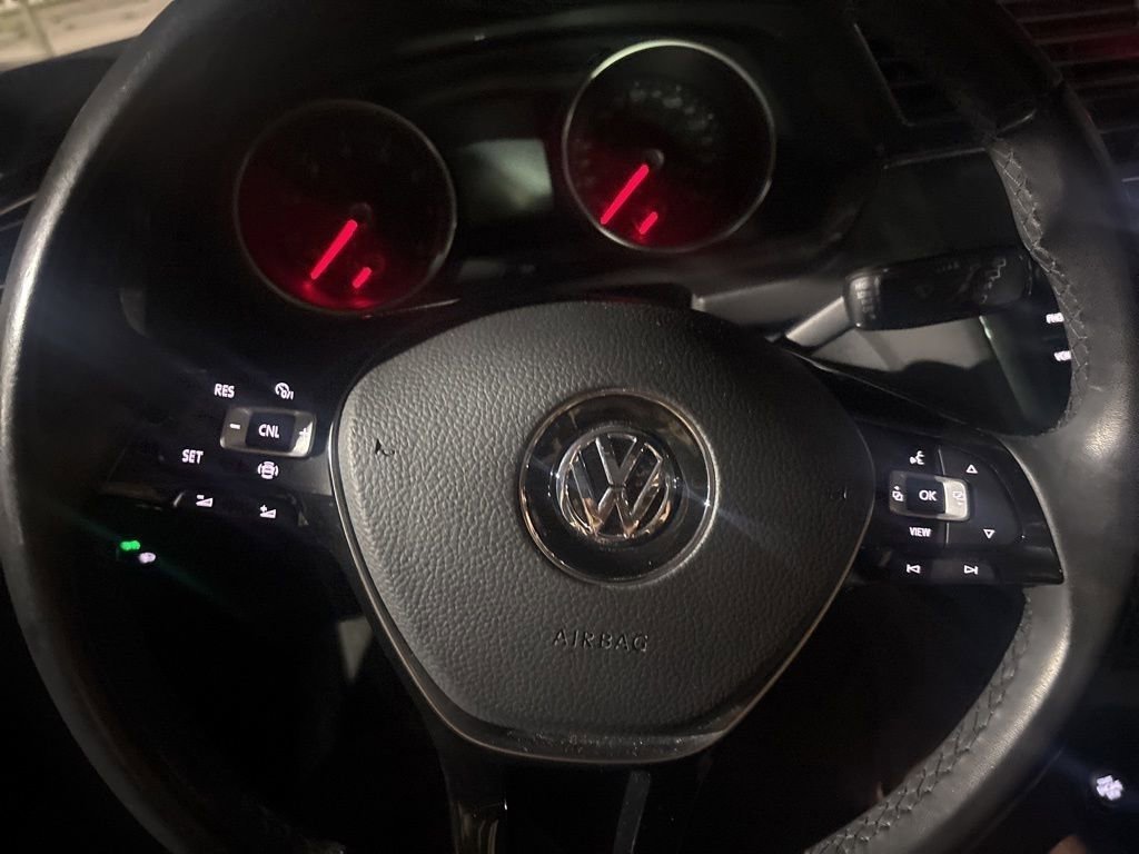 Used 2019 Volkswagen Tiguan SE image 13