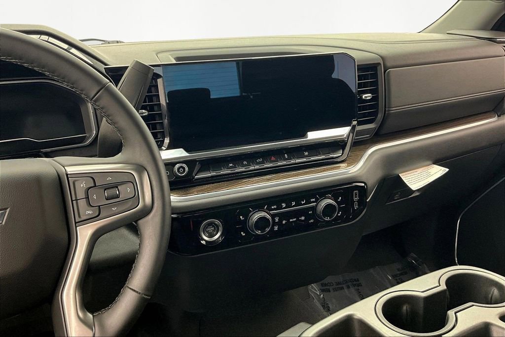 Used 2024 Chevrolet Silverado 1500 LT image 6