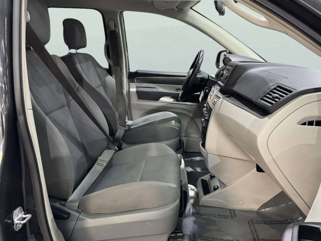 Used 2012 Volkswagen Routan S image 47