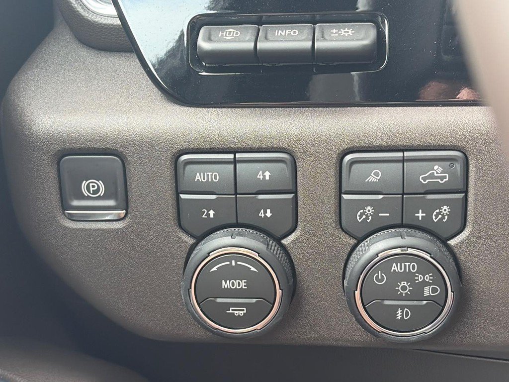 Used 2026 Chevrolet Silverado 1500 LTZ w/ LTZ Premium Package AWD/4WD image 31
