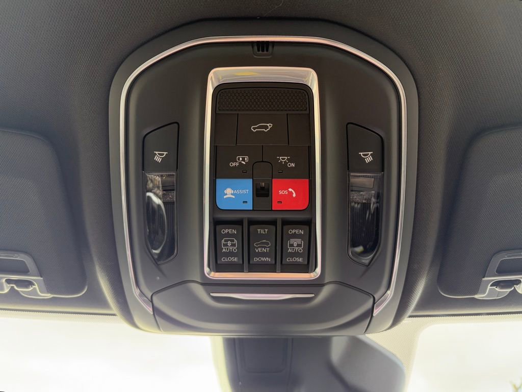 New 2025 Jeep Grand Cherokee Limited w/ Black Appearance Package AWD/4WD image 14