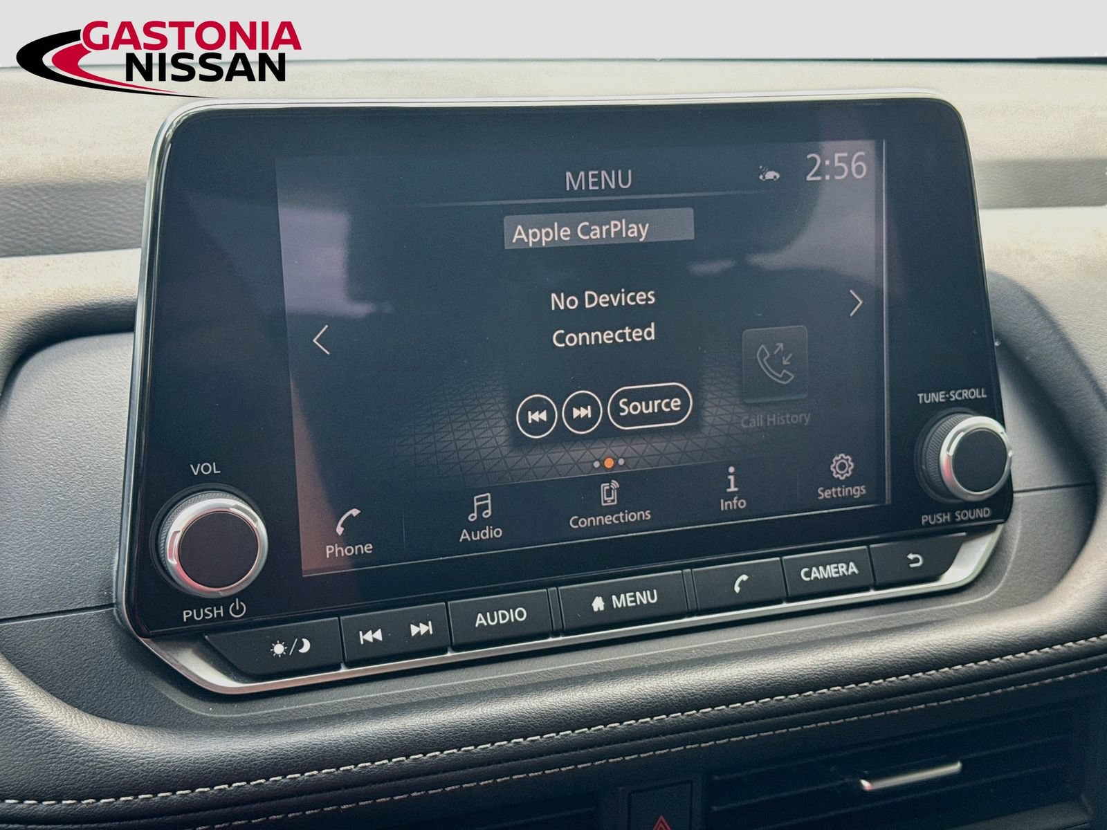 Used 2025 Nissan Rogue SV FWD image 18