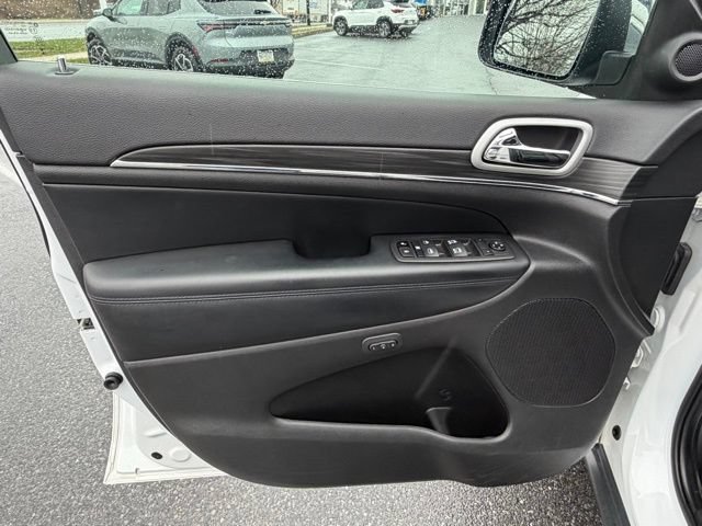 Used 2022 Jeep Grand Cherokee Limited AWD/4WD image 27