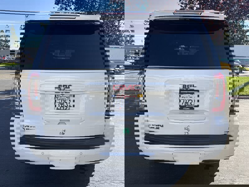 Used 2017 GMC Yukon SLT w/ Open Road Package image 10