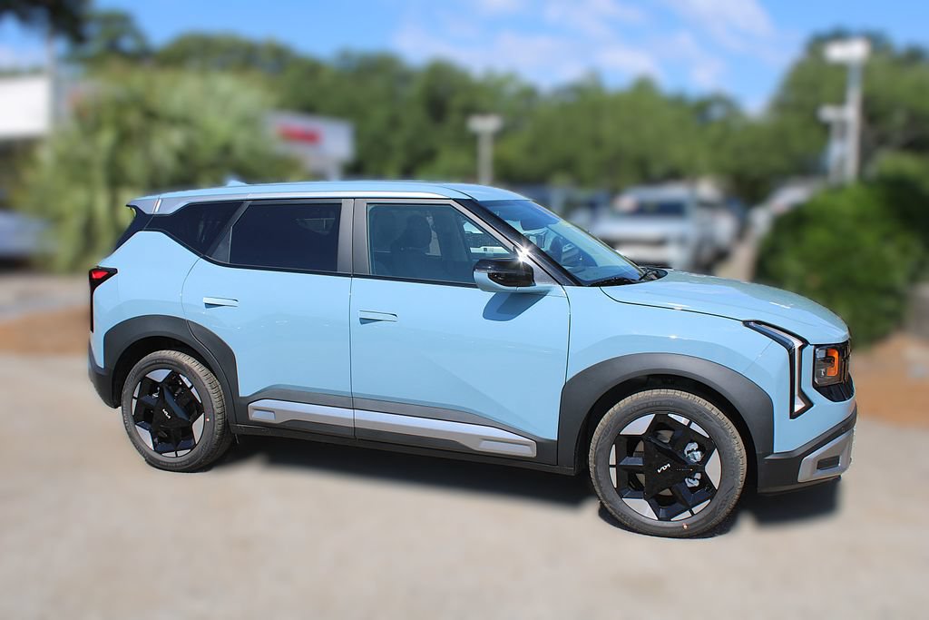 New 2027 Kia Seltos S FWD image 4