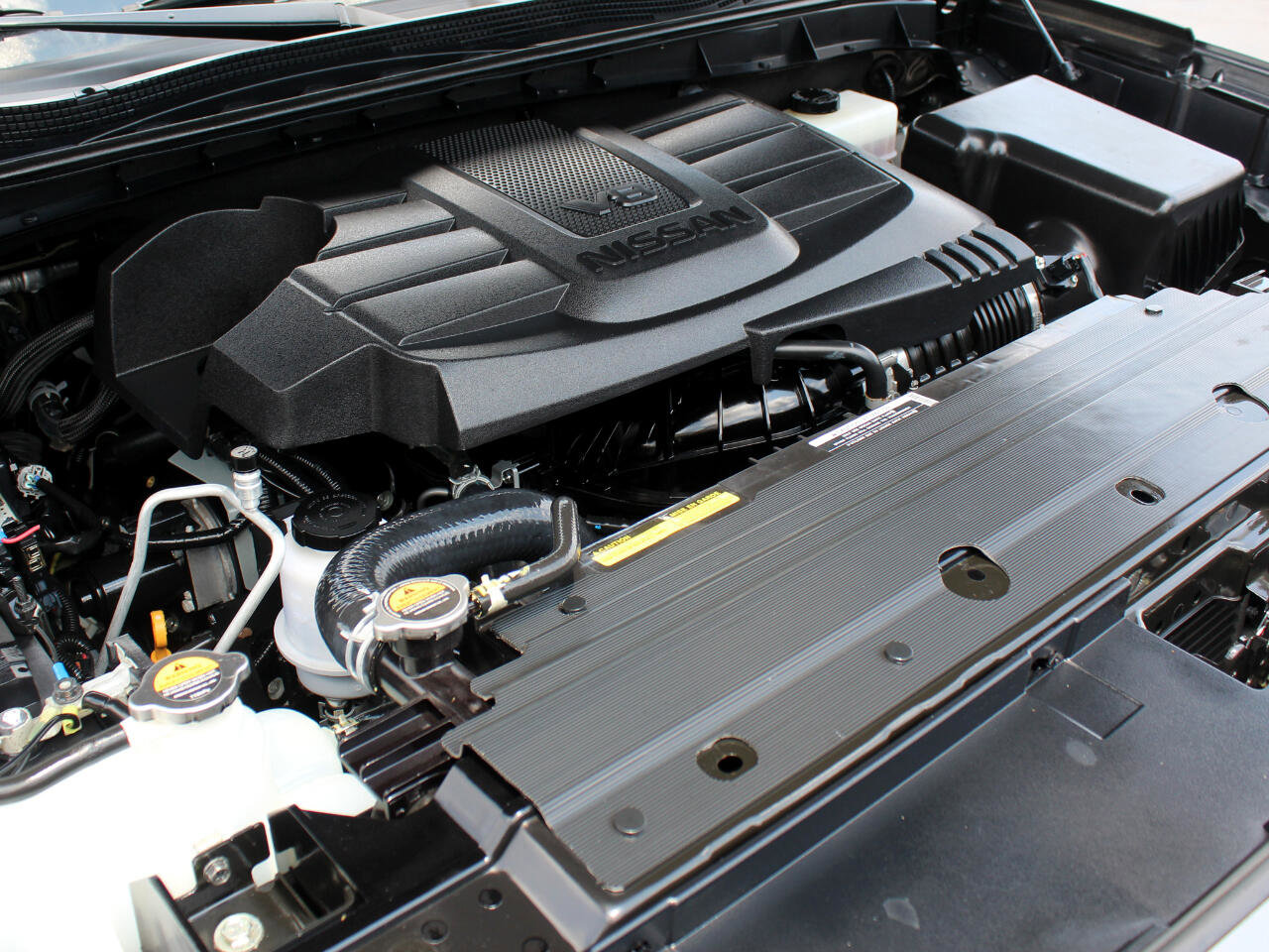 Used 2023 Nissan Titan SV w/ SV Utility Package image 17