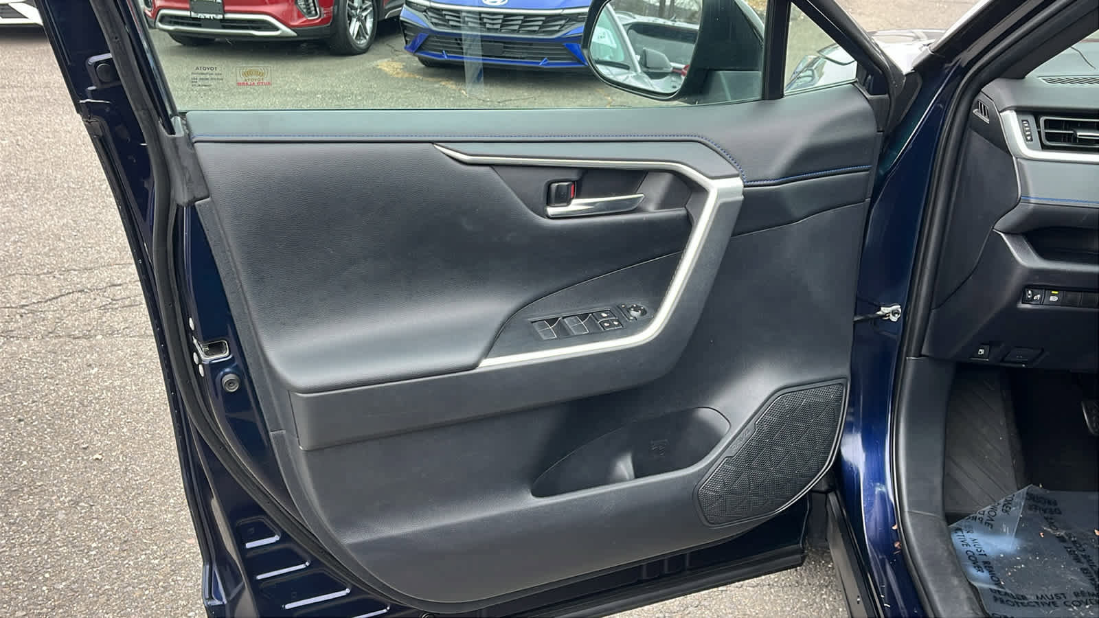 Used 2019 Toyota RAV4 XSE w/ Carpet Mat Package image 9