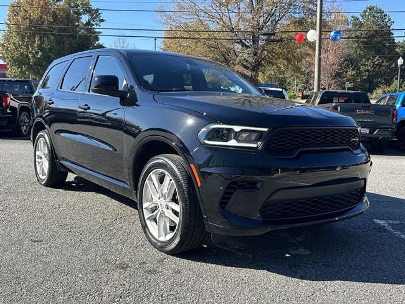Used 2025 Dodge Durango GT image 3