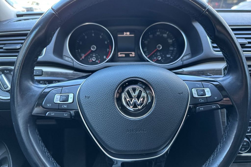 Used 2018 Volkswagen Passat 2.0T SE image 22