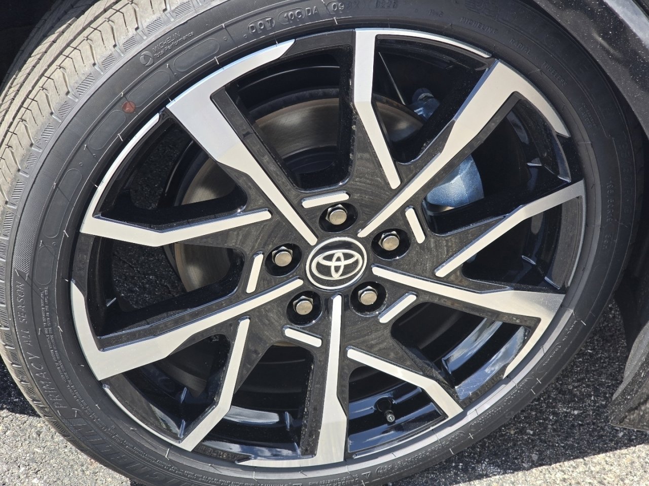 New 2026 Toyota Prius Plug-In Hybrid FWD image 12